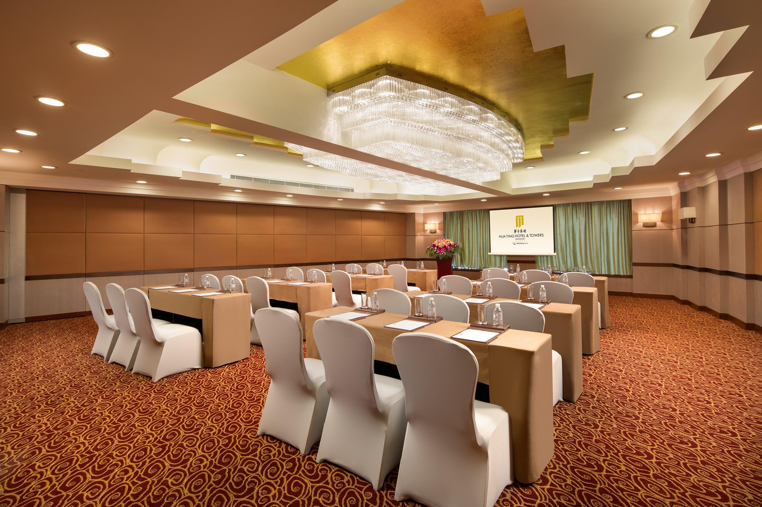 Hua Ting Hotel And Towers Shanghai Exterior photo